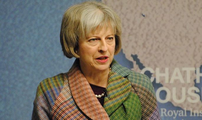 Тереза Мей Мости спалено: Тереза Мей офіційно запустила Brexit