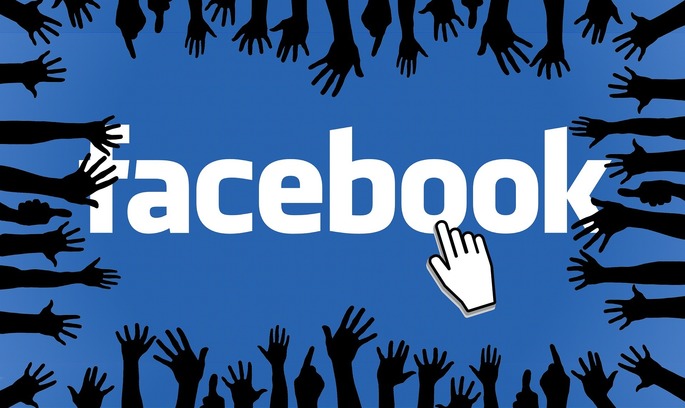 Напередодні виборів у Франції Facebook закрив 30 тисяч фейкових акаунтів