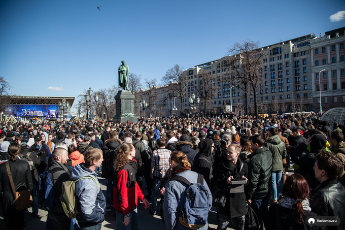 У Росії відбулися масові мітинги проти влади У Росії відбулися масові мітинги проти влади